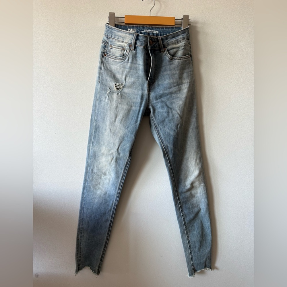 Women’s Light Blue Jeans